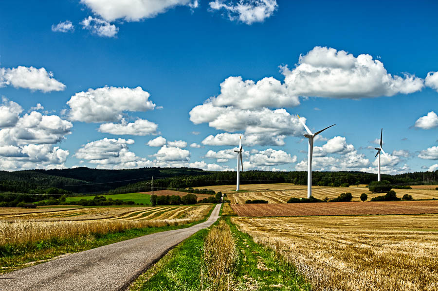 Eifelhöhe mit Windrädern